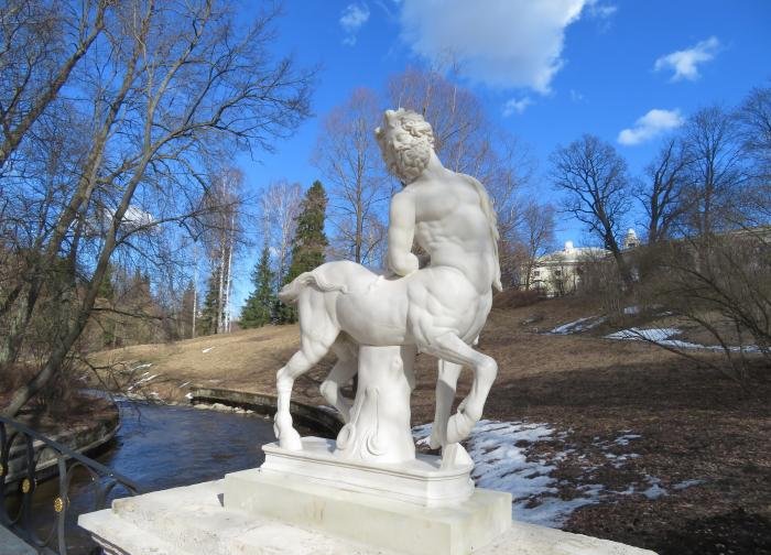 Скульптура кентавра (Санкт-Петербург)
