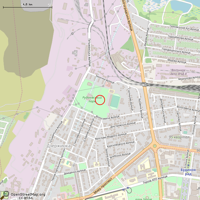 Карта где находится Заброшенная танцплощадка (Кривой Рог)      | заброшенный, неиспользуемый объект в среднем масштабе