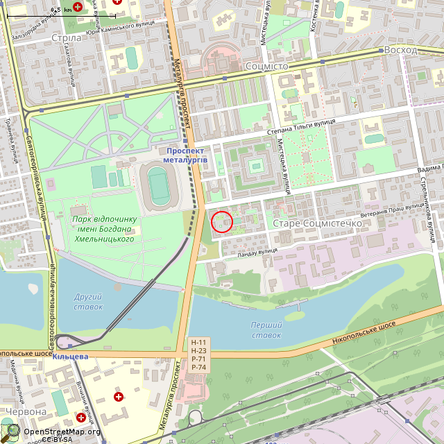 Карта где находится Летняя сцена (Кривой Рог) в среднем масштабе